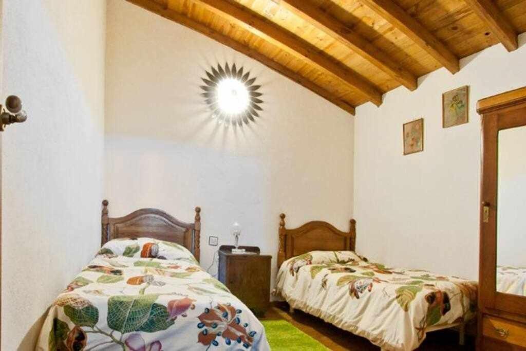 Casa Rural Lucia Es Una Casa Rural Amplia Con Pat Cabezas Bajas Exterior foto